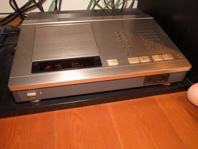 LUXMAN D-500 CD Player