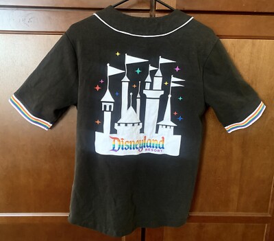 【Disney】US Disney Parks プライド ベースボールジャージー Walt Disney World Parks Pride Button Front Baseball Jersey
