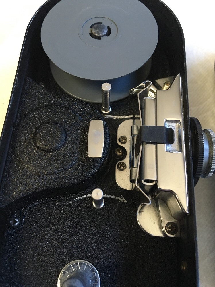 Appareil photo argentique Keystone K-8 8 mm (vers 1930) avec