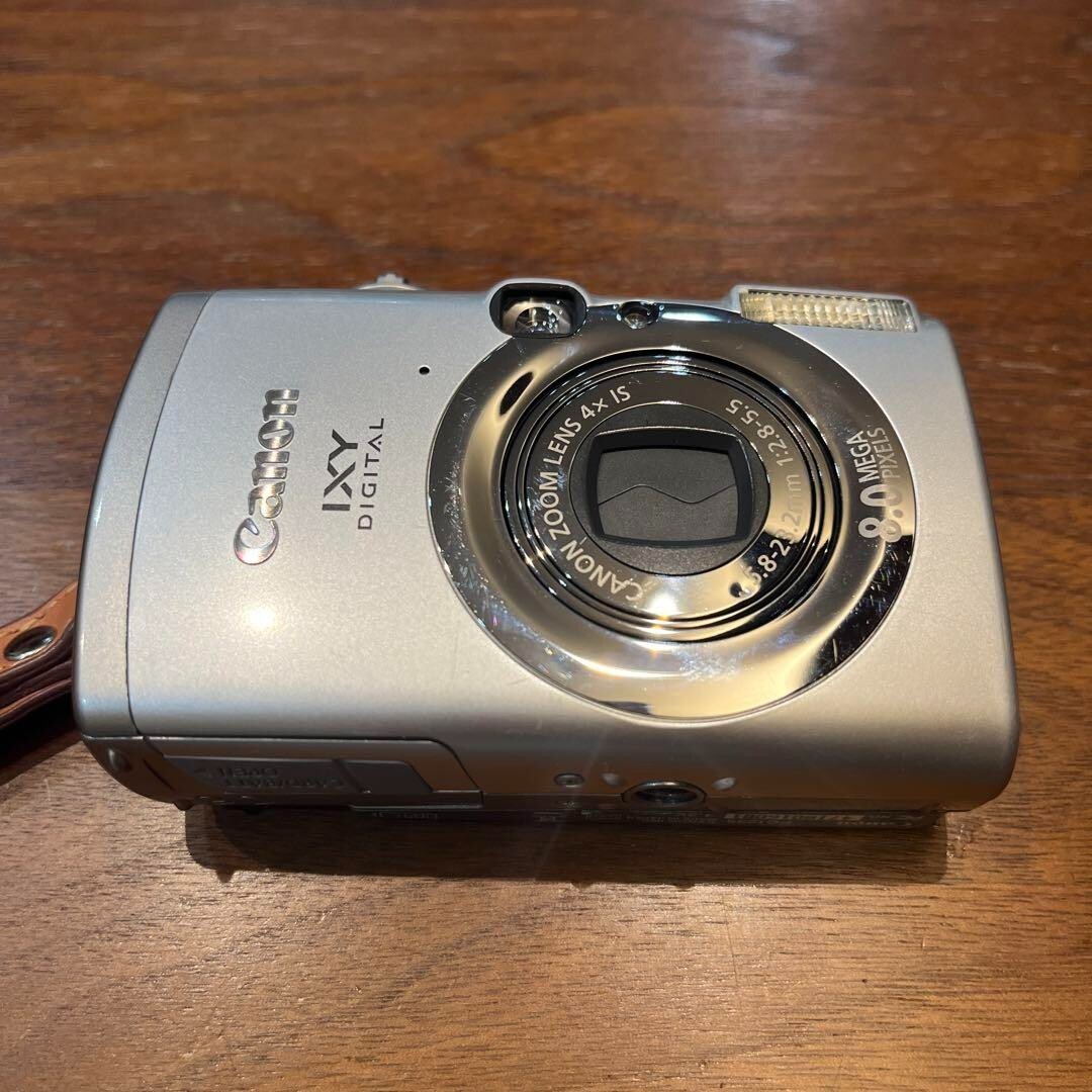 Canon IXY Digital 810 IS 8.0 MP TESTED Camera With Canon IXY Digital 810 IS 8.0 MP TESTED Camera With