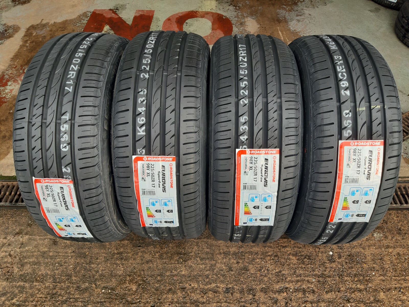 X4 225 50 17 225/50R17 98Y XL ROADSTONE TYRE MADE BY NEXEN AMAZING C,C