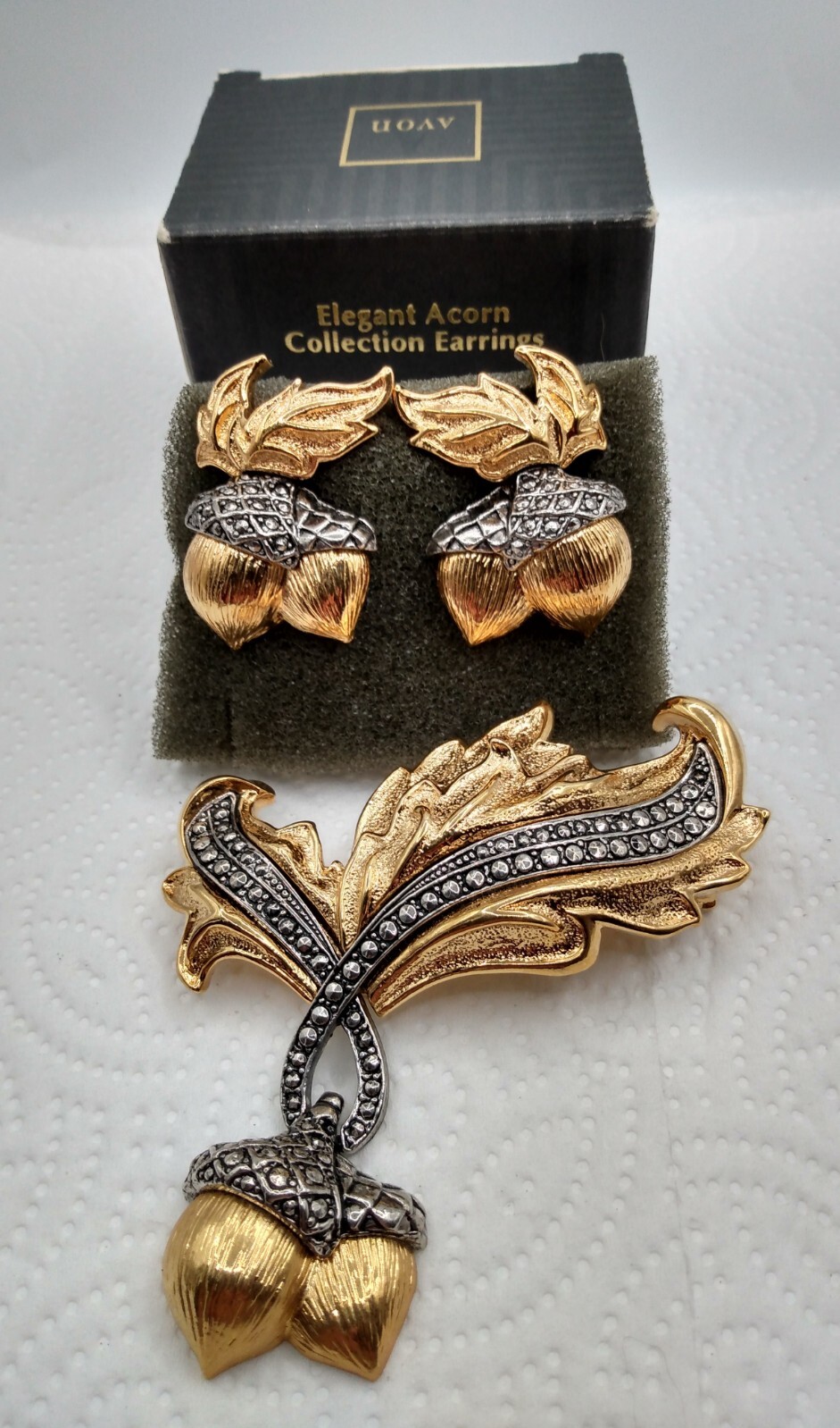 Acron Collection Vintage AVON Elegant Acorn Collection Set Brooch&Clip Earrings | eBay