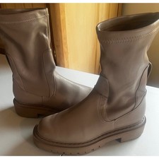 Bota H&M Gruesa Plataforma Elástica Taupe Talla 40 (9)