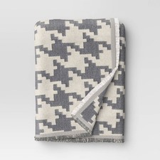 50''x60'' Oversized Chenille Woven Houndstooth Throw Blanket Gray/Neutral