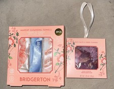 Bridgerton 2 Pc Make Up Cleansing Towels  Rose Bath Salts  Dried Flowers, New