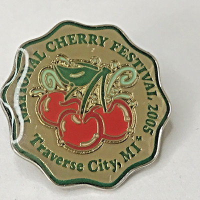 National Cherry Festival 2005 Traverse City, MI Michigan Souvenir Lapel Pin(T15)