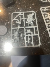 40K Sisters of Battle Ministorum Priest on Sprue. S6