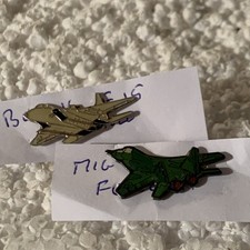Restposten 2 Militär Flugzeuge Mig29 Drehpunkt / Boeing F15 Adler Metallpins