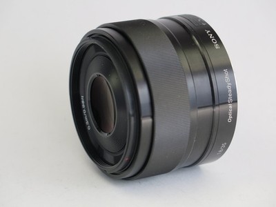 Sony Alpha SEL35F18 35-35 mm f/1,6 f/2,5 E OSS Objektiv E-Mount