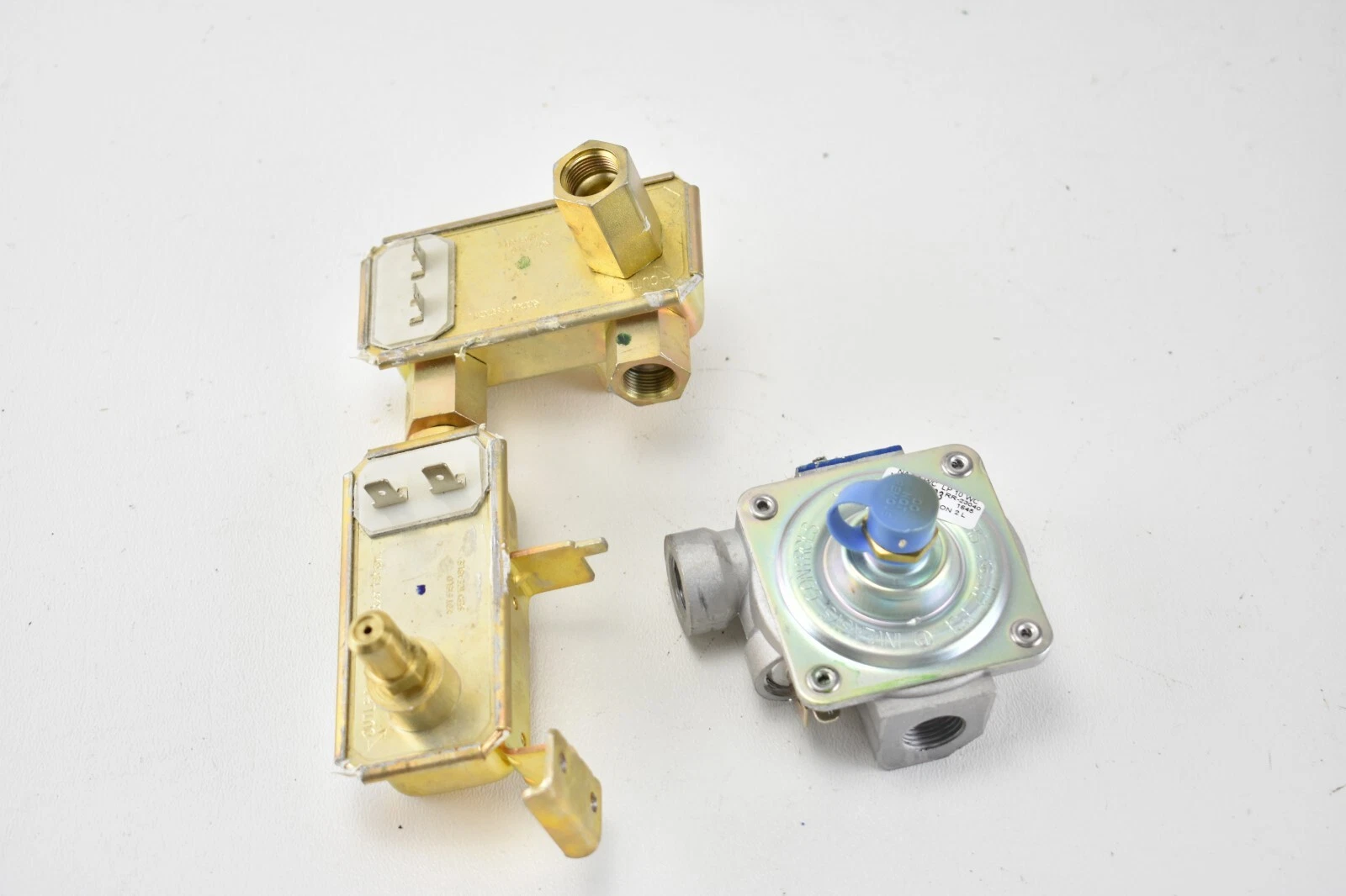 Genuine FRIGIDAIRE Range Oven, Pressure Regulator + Valve 316091711 316031501
Opens in a new windo