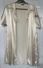 Vintage VAL MODE Robe lingerie Size Medium Off White With Lace No Sash
