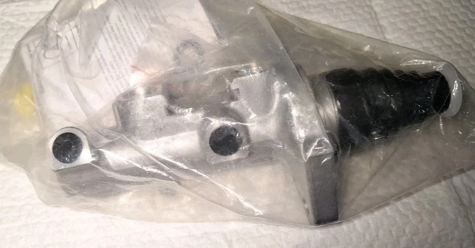 NAPA M3476 Master Cylinder Dodge Stratos 2001-2006, Chrysler Sebring 2001-2006 Foto 4 de 4