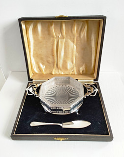 HM Silver Handled Butter Dish Glass Liner & Spreader Lanson Ltd 1938 58g Boxed