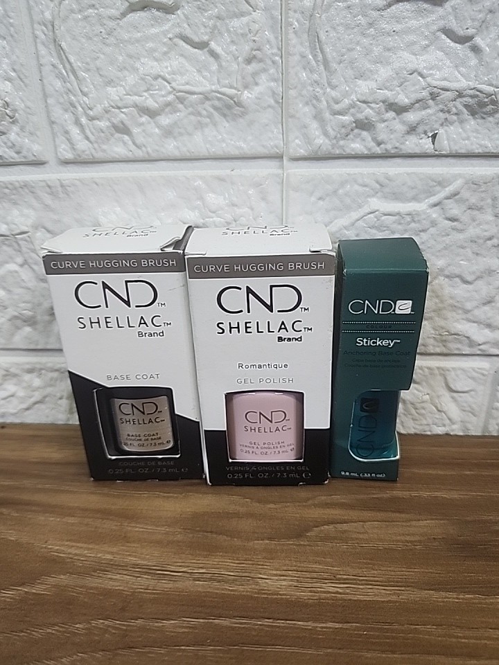CND SHELLAC BASE COATS AND ROMANTIQUE GEL POLISH
