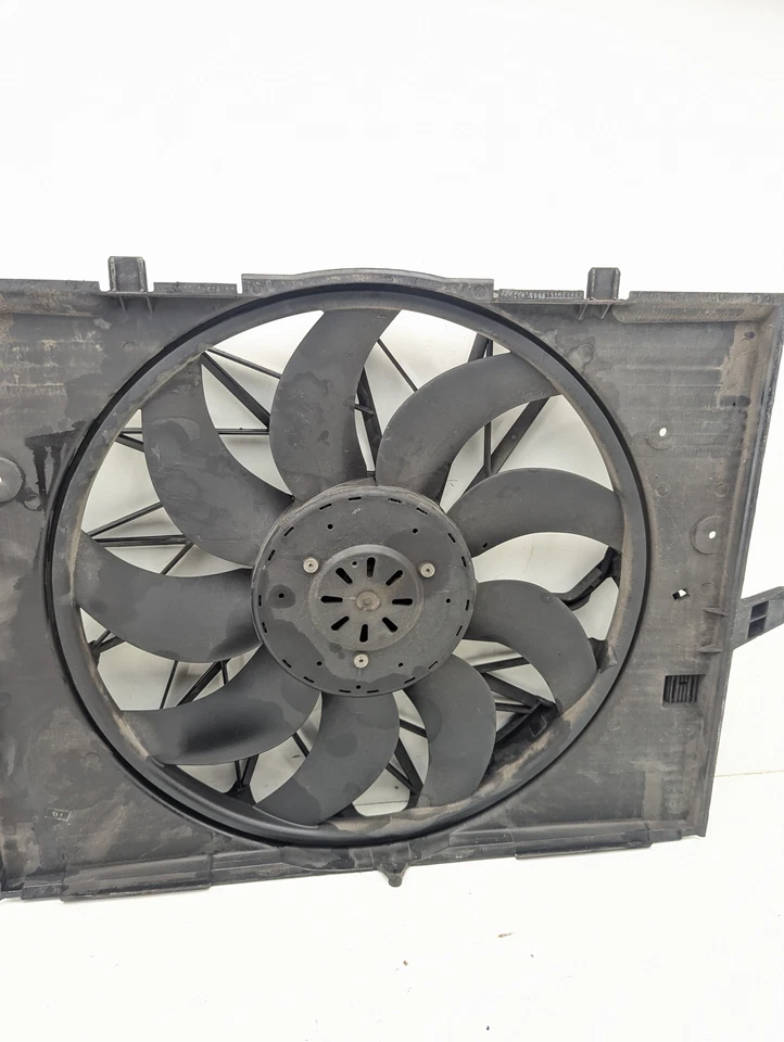 BMW 750I 2006-2008 OEM motor de refrigeración ventilador aspa con montaje de cubierta Foto 3 de 4