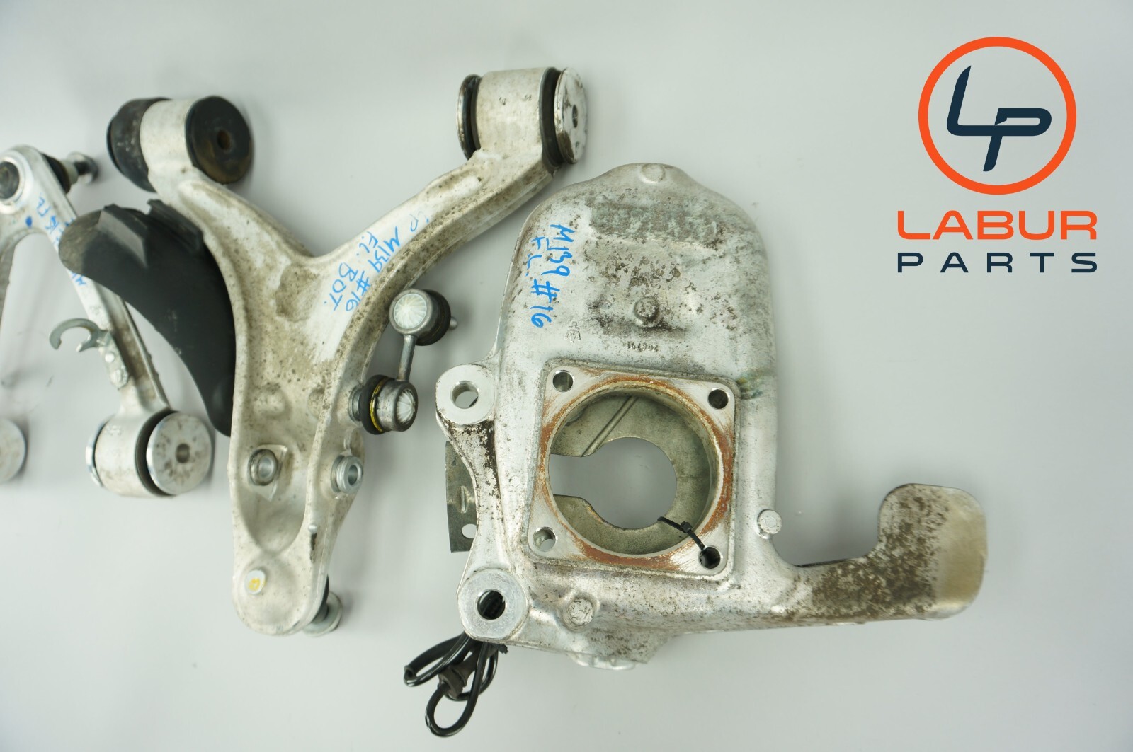 M139 03-08 Maserati Quattroporte Front Left Driver Side Control Arm Set Z5336
