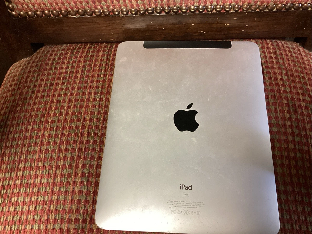 Apple iPad (1st Generation) Wi-Fi + 3G 16 GB Tablets & eReaders