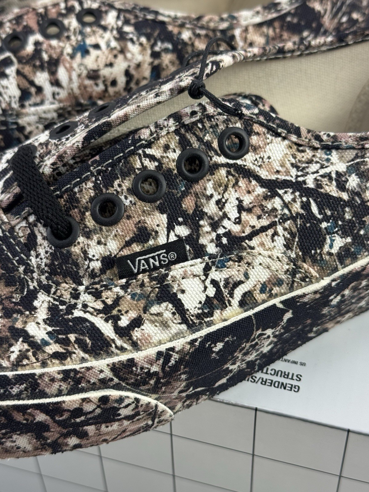 Vans Authentic MoMA Camo Jackson Pollock Limited Sold-out US 9.0 HTF image 2