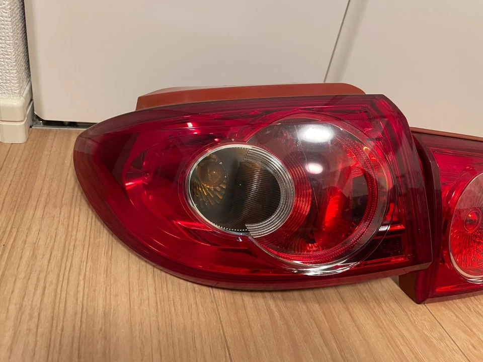 Mazda Genuine Mazda 2 Demio 2002-2007 DY3W DY5W Tail Light Lamp Left Right OEM - Image 2 of 4