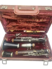 Vintage H. FREEMAN N.Y Wood Clarinet Made in France w/ Case Model M-100