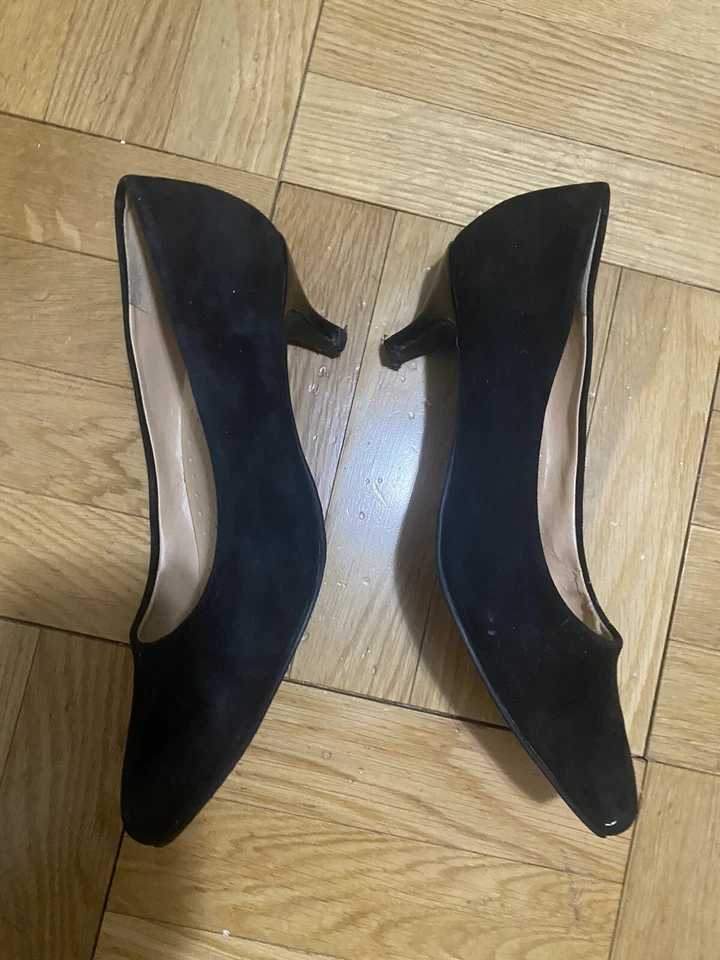 BOMBA TROTTERS GATITO HEEL8M GAMUZA NEGRA CON BANDA DE RODADURA DE SEGURIDAD DE GOMA VENTA AL POR MENOR $108❤️ Foto 2 de 3