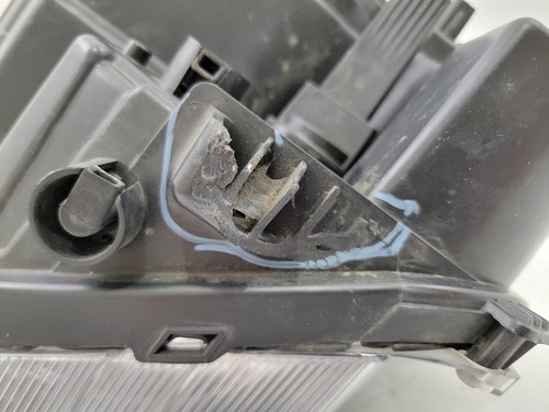 2019 2020 Hyundai Santa Fe HALOGEN HEADLIGHT TYC C151 - Picture 10 of 12