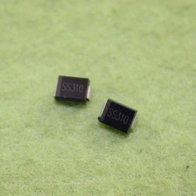20 Pcs SS310 / SR3100 SMD Schottky Diodes - 3A 100V, SMA DO-214AC Package