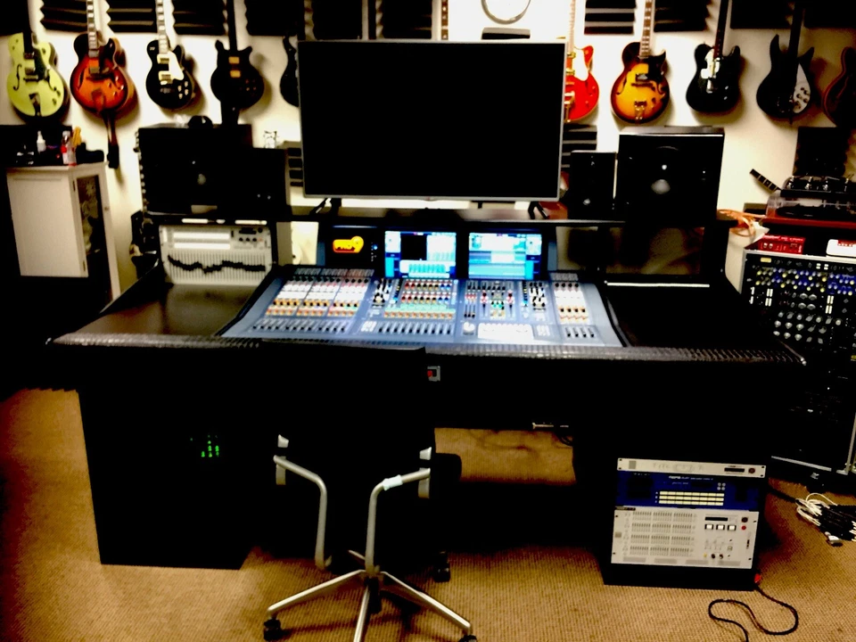 Midas Pro9 Package, Custom Made Desk Excellent Condition.! Make an offer! - Image 2 of 3