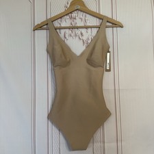 NWT SKIMS Core Sculpt Body Plunge Thong Bodysuit in Clay Size Medium 88