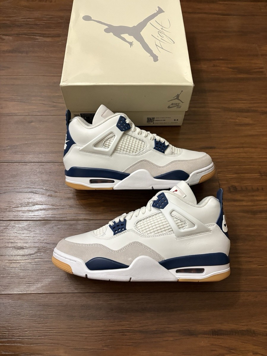 Nike Air Jordan 4 Retro SP Nike SB Summit White Navy Gum DR5415 