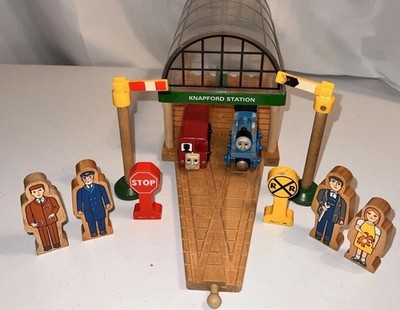 Thomas Wooden Train Thomas & Bertie's Great Race KNAPFORD STATION- READ!!!!