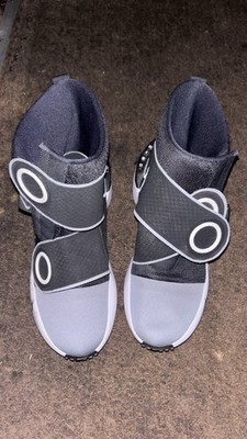 Nike Hyperice Men s Gray/White boots 