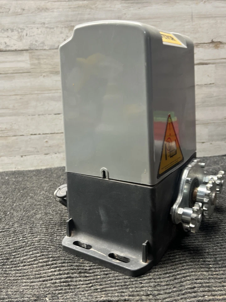 Used VEVOR MD750 3300lbs Automatic Sliding Gate Opener Door Operator ONLY 750W - Image 3 of 4