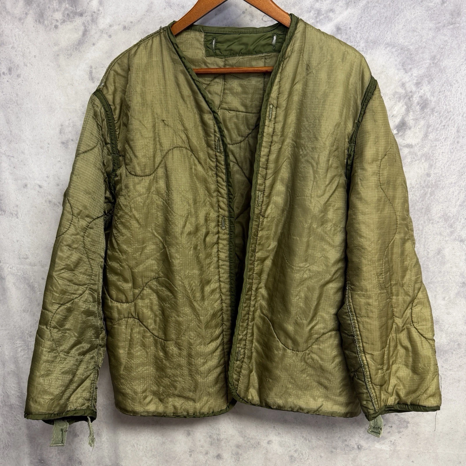 Vintage Military Liner Jacket Mens Large Green Quilted Nylon Cold Weather
