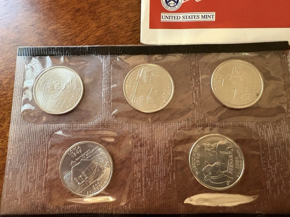 2004 Mint Set Philadelphia and Denver with Certificate of Authenticity - Image 3 of 4