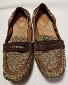 naturalizer maddox slip on
