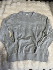 Gap Women s Medium Grey Basic Sweater 94