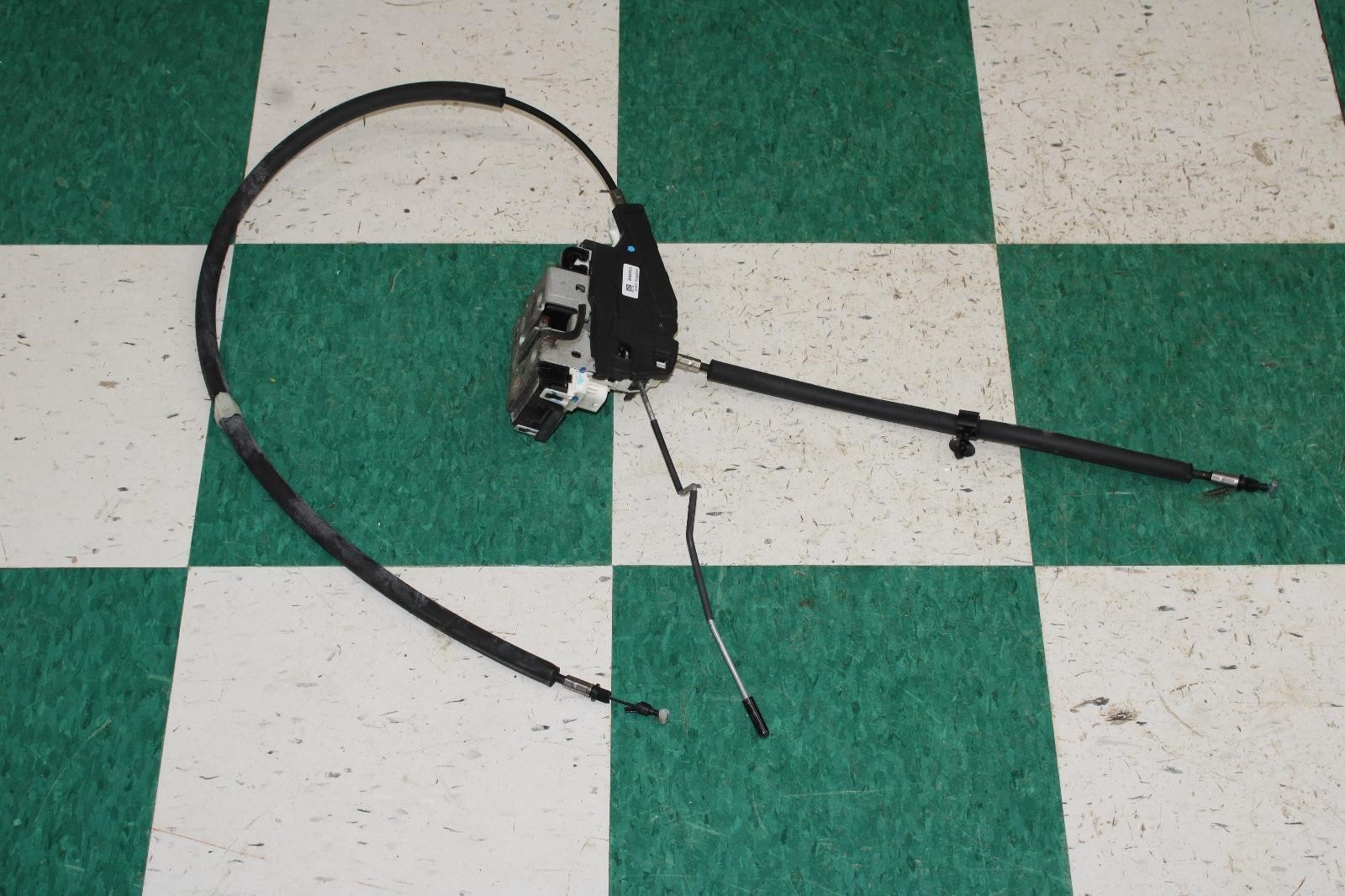 14-17 Ghibli Front Passenger Side Right RH RF Power Door Locking Latch Cable OEM