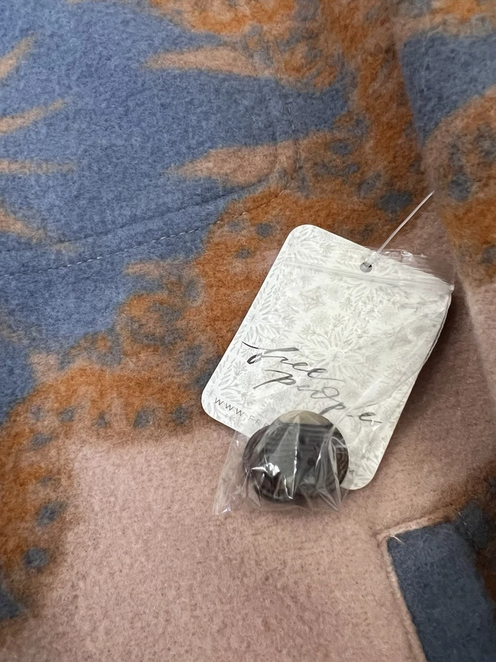 Free People Printed Jacquard Ruby Fleece Jacket Sz L NWT Oversized Boho Shacket - Image 4 of 4