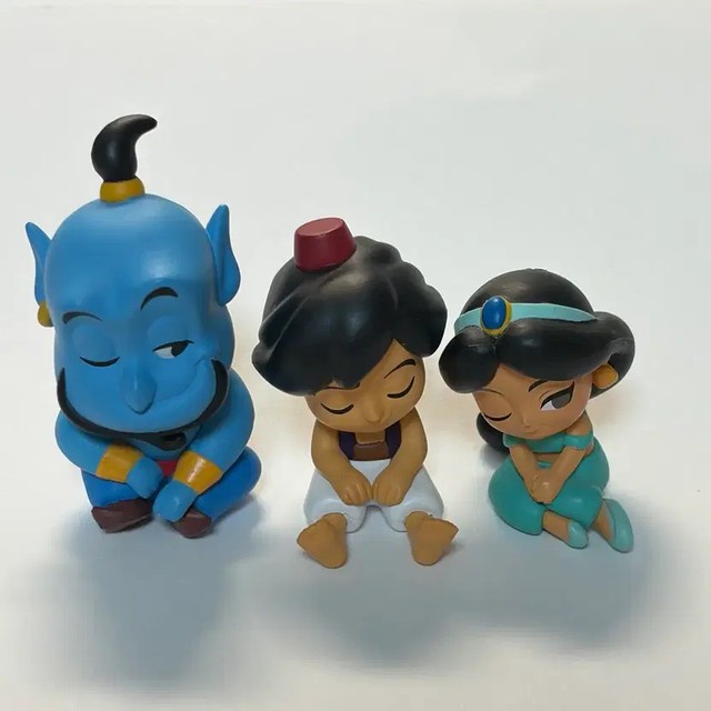 Aladdin Genie Jasmine Shoulder Bag & Figurines Set - Used