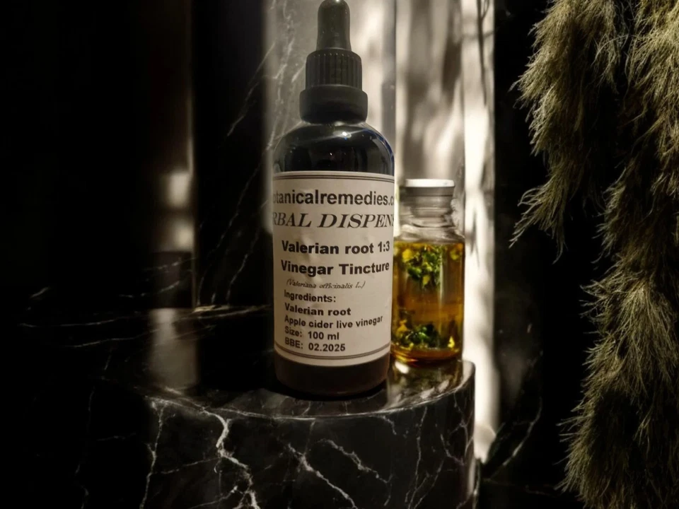 BOTANICALREMEDIES.CO.UK Valerian Tincture vinegar base (Valeriana officinalis) -Botanical Remedies -