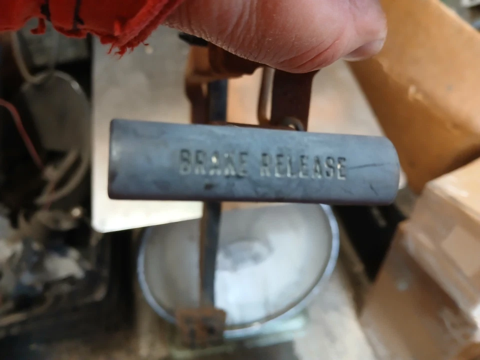 Pedal de freno de emergencia Chevy Van 94 GMC Van G10 G20 G30 Foto 3 de 4