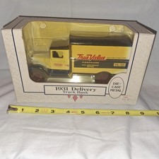 ERTL 1931 Delivery Truck Bank True Value Hardware DieCast 1/34 CY 