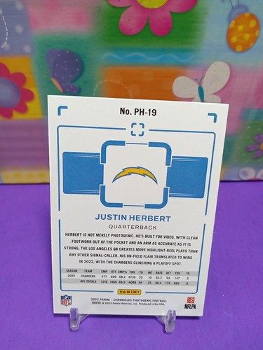 2022 Panini Chronicles - Photogenic Pink #PH-19 Justin Herbert - Picture 2 of 2