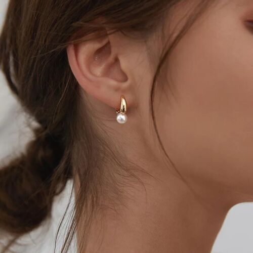 Faux Pearl 14K Gold or Silver Plated Huggie Hoop Dainty Drop Earrings E31 Women - 第 1/5 張圖片