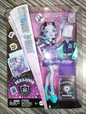 Monster High Fearbook Twyla Doll with Accessories Yearbook Collectible Fashion