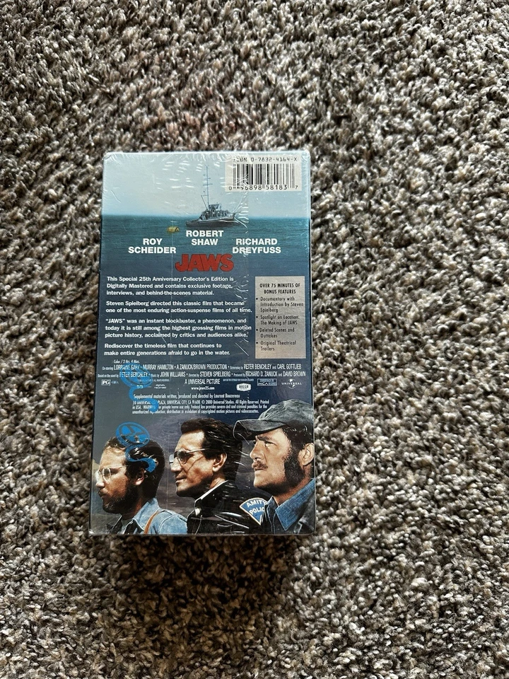 Jaws (VHS, 2000, 2-Tape Set, Anniversary Collectors Edition Double-Pack) NEW - Image 2 of 4