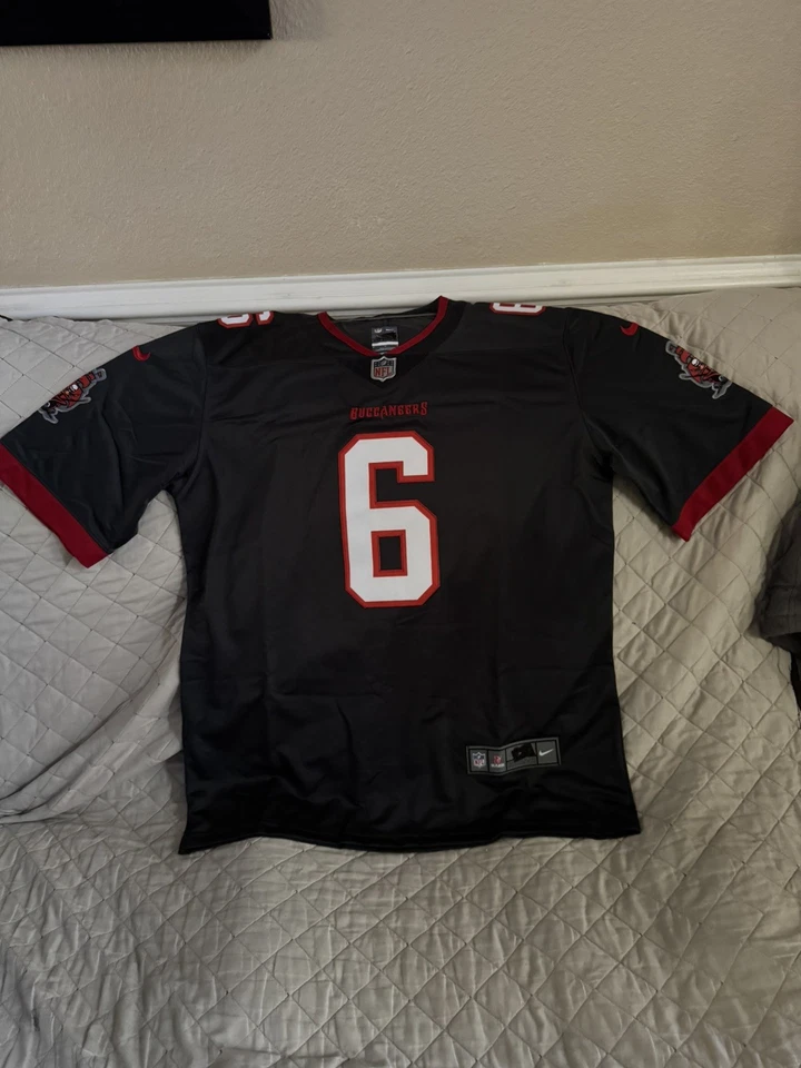 Camiseta de fútbol americano Baker Mayfield Throwback Tampa Bay Buccaneers NFL talla XL gris  Foto 2 de 2