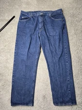 Wrangler Jeans Men's Size 40x30 Striaght Fit Medium Wash Color Blue Pre-owned 