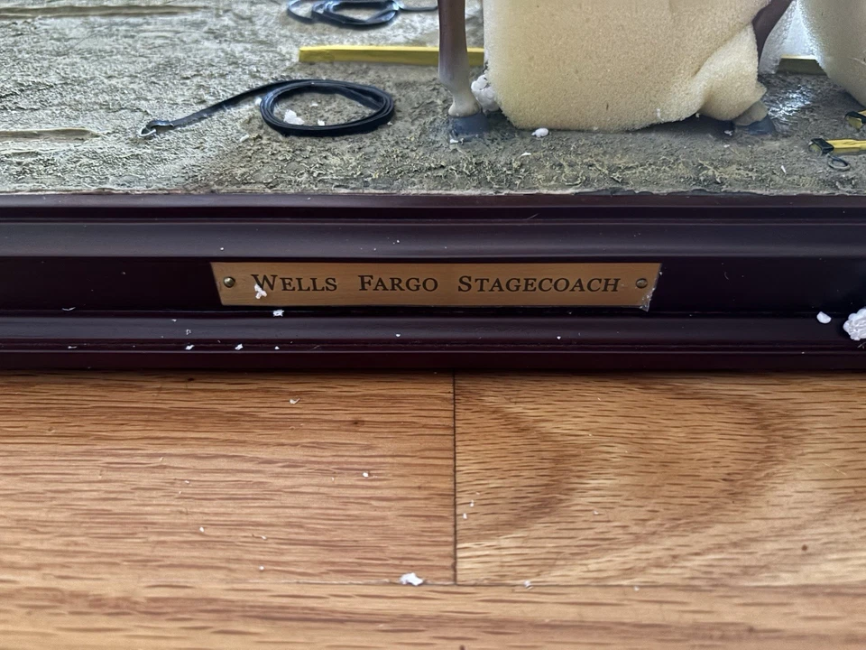 Rare* Franklin Mint Wells Fargo Stage Coach w/ Horses. Never Displayed W/ Papers - Image 4 of 4